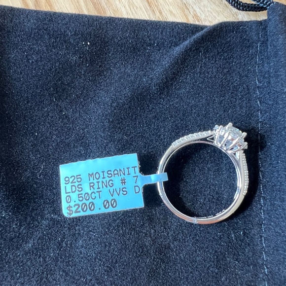 Moissanite Flower Halo Ring – 0.50 CTW, VVS1 D Color – 925 Silver size 7 - Picture 6 of 8